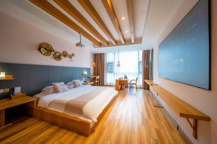 Room 83 of 149