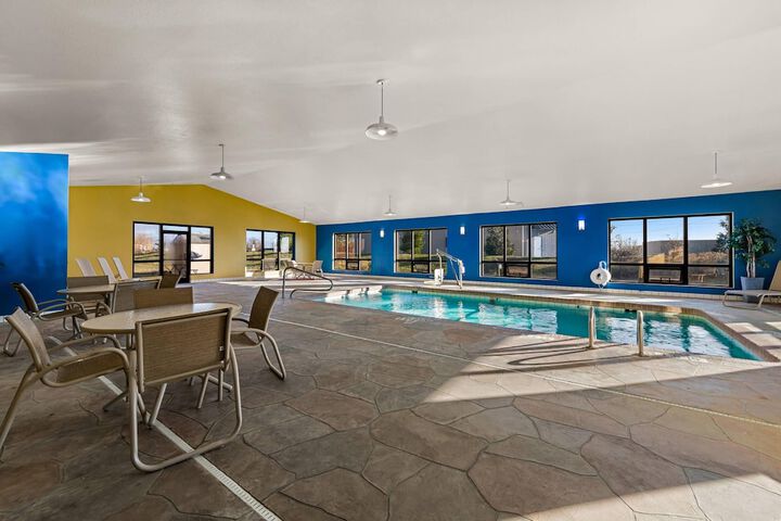Hotel Pool