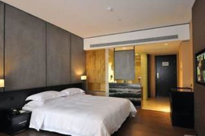 Room 4 of 27