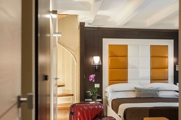 Room 4 of 38