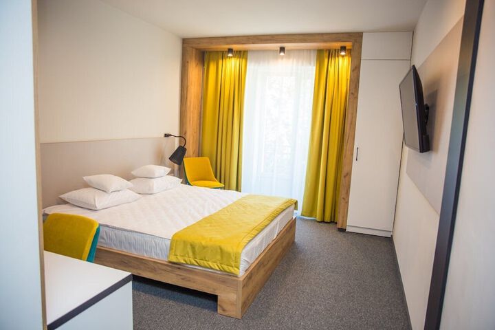 Room 10 of 50