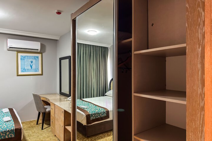 Room 98 of 116