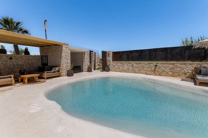 Pool 6 of 12