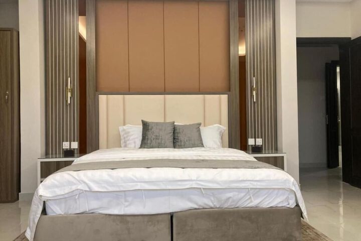 Room 13 of 14