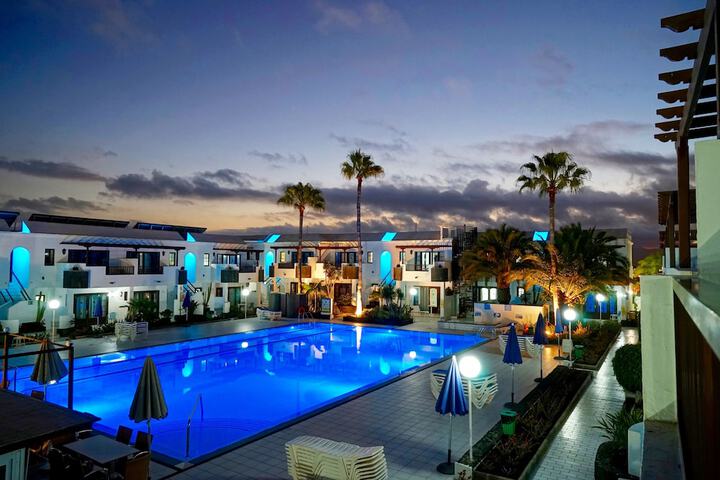 Hotel Pool