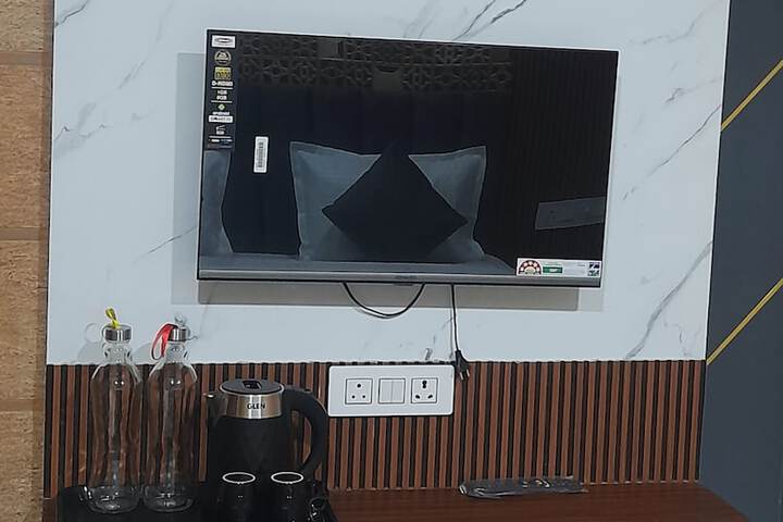 Room 6 of 32
