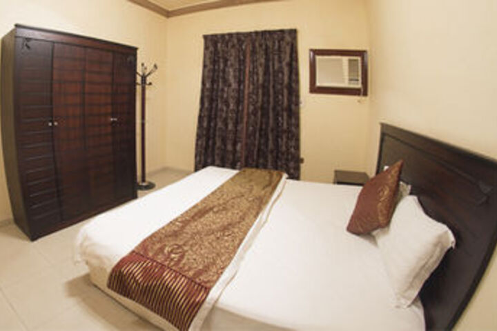 Room 4 of 14