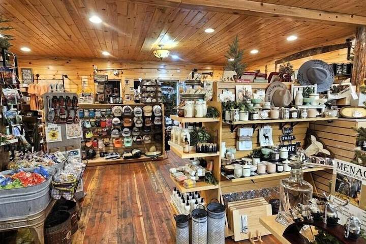 Gift Shop 94 of 140