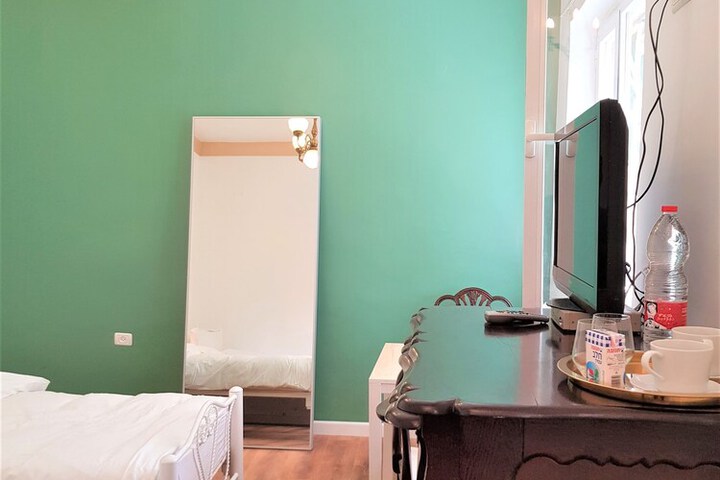 Room 14 of 166