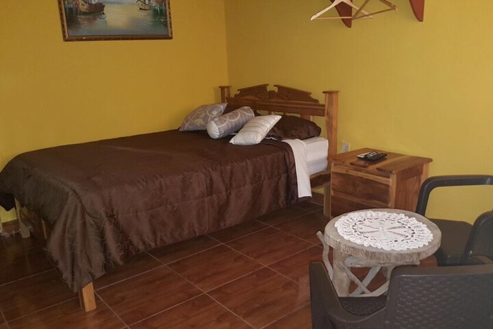 Room 3 of 38