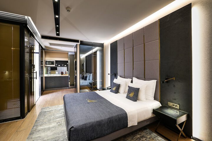 Room 28 of 80