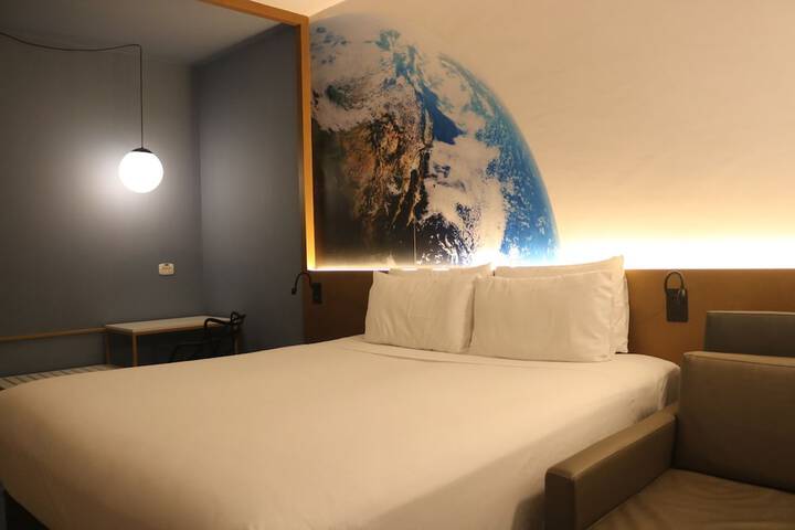 Room 17 of 41