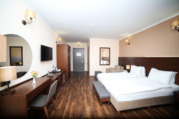 Room 44 of 104