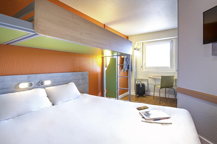 Room 13 of 41