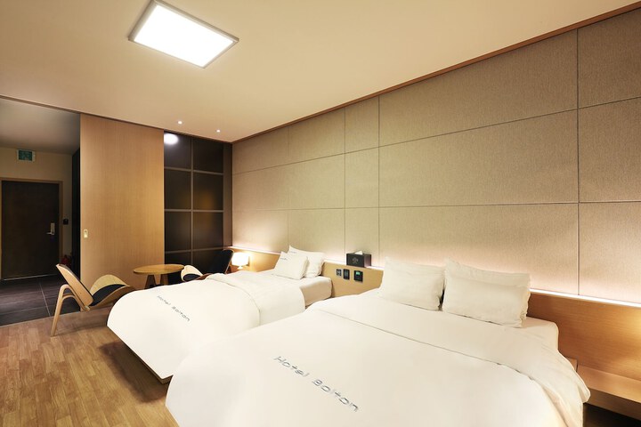 Room 19 of 90