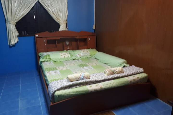 Room 6 of 14