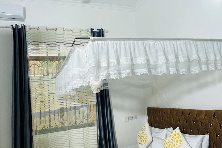Room 8 of 48