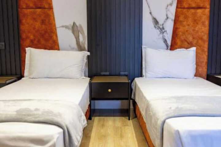 Room 40 of 132