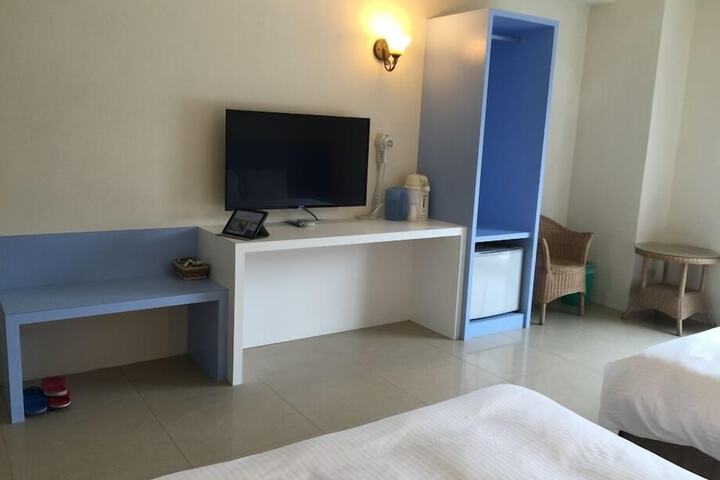 Room 14 of 48