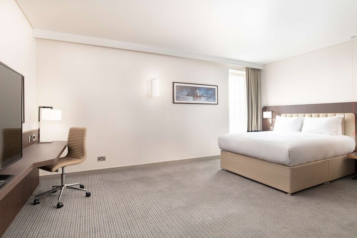 Room 14 of 100