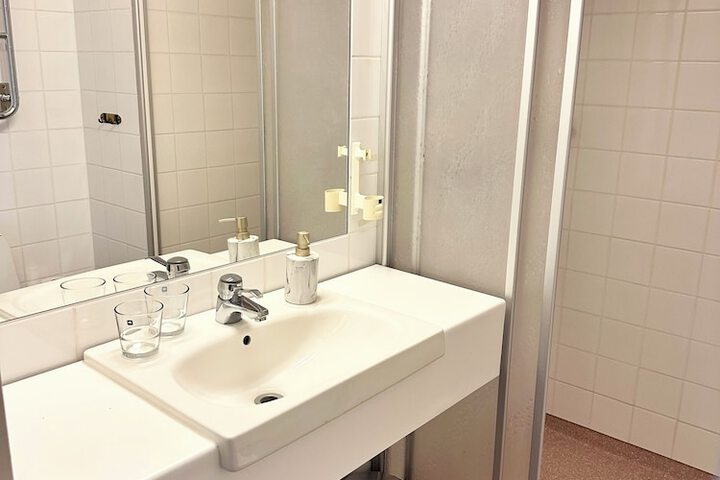 Room 18 of 25