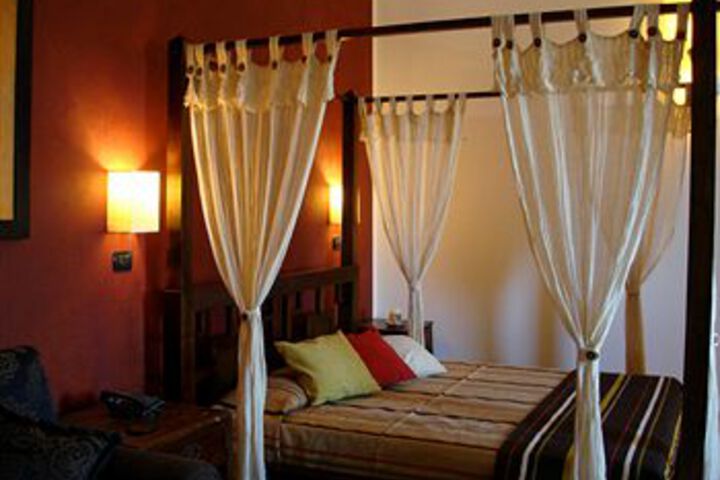 Room 6 of 24