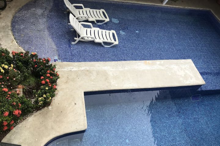 Pool 9 of 17