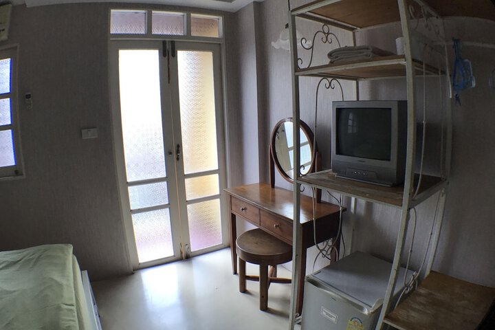 Room 8 of 71
