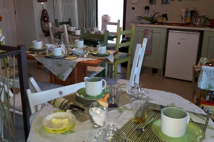Breakfast/Coffee Service 14 of 38