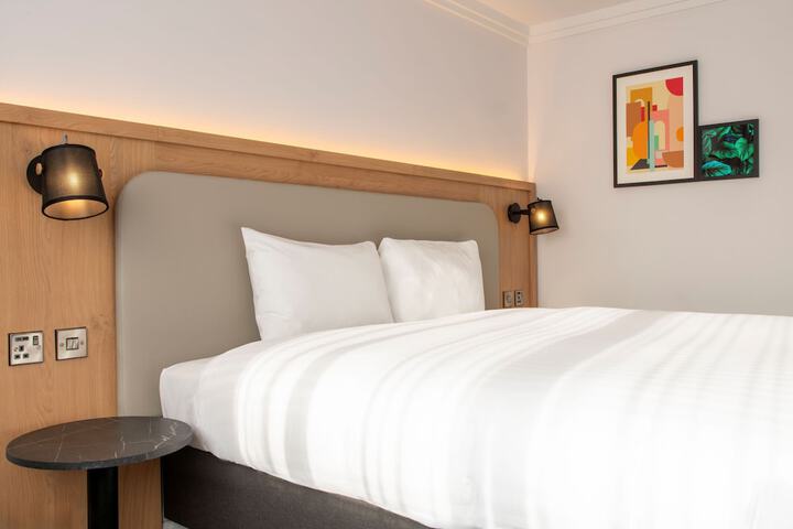 Room 54 of 194