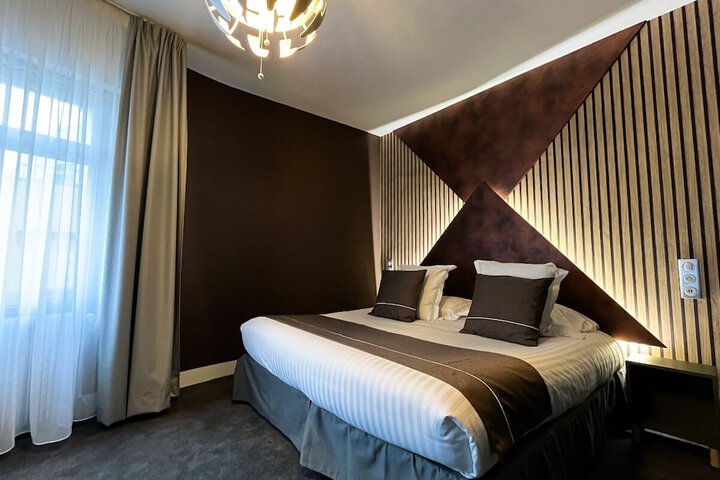 Room 25 of 62