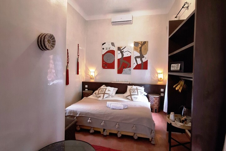 Room 5 of 68
