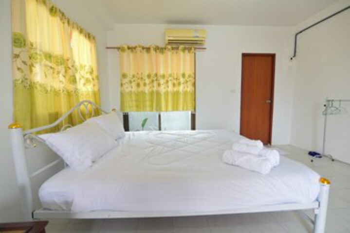 Room 10 of 23