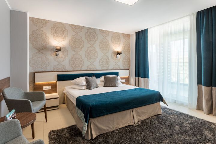Room 15 of 52