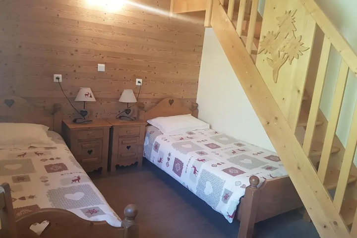 Room 5 of 15