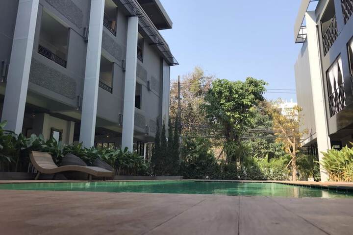 Pool 40 of 56