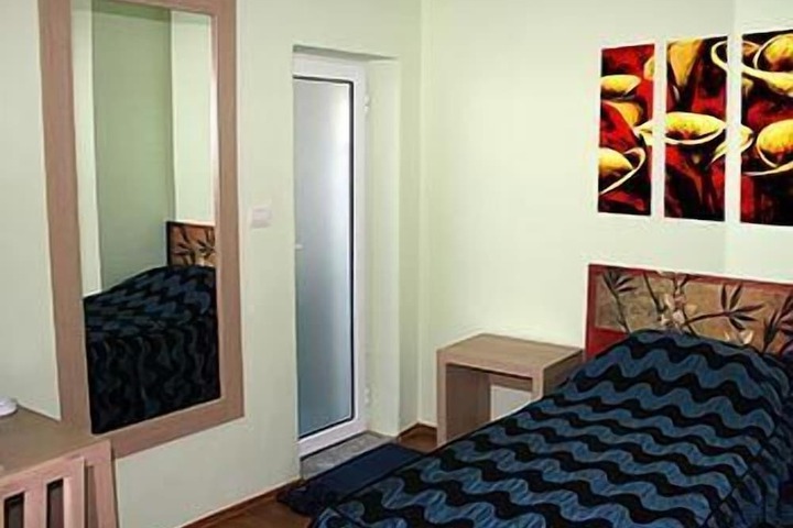Room 8 of 23