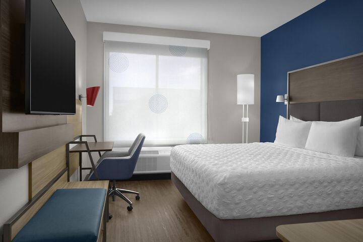 Room 9 of 32