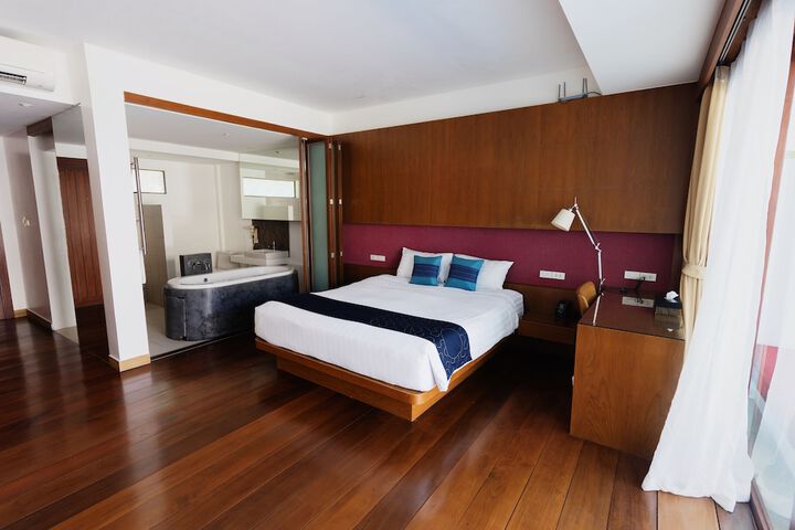 Room 25 of 160