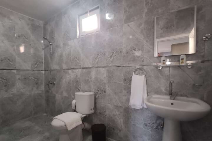 Room 18 of 33