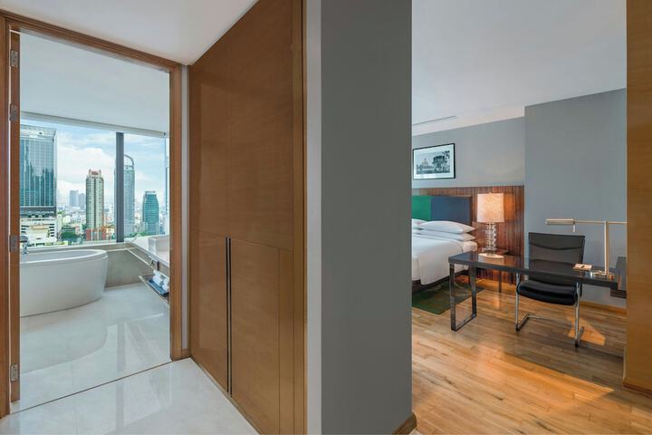 Room 31 of 122