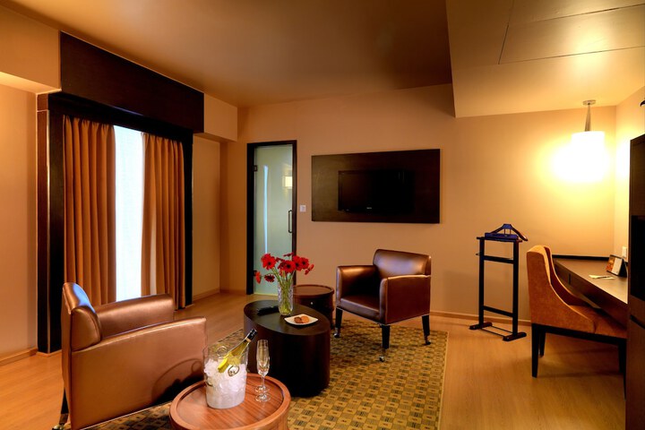 Room 14 of 33