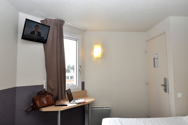 Room 16 of 37