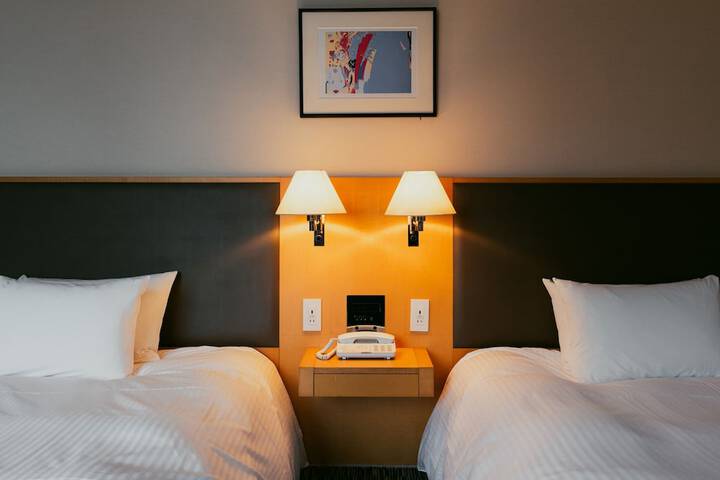Room 5 of 30