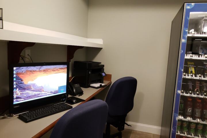 Business Center 46 of 52