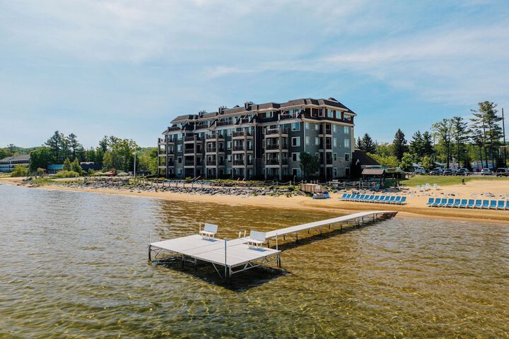 Exterior of Tamarack Lodge of Traverse City