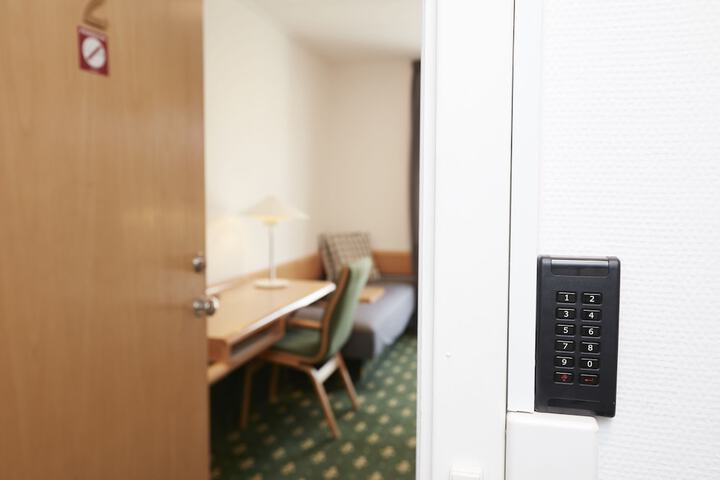 Room 35 of 59