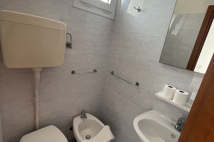 Room 18 of 22