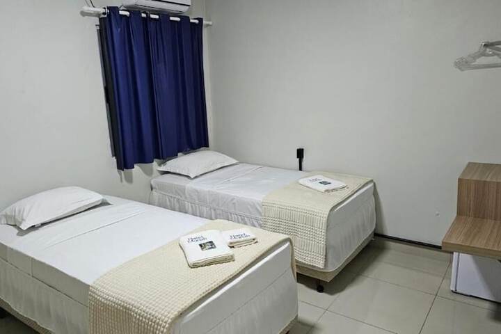 Room 2 of 10
