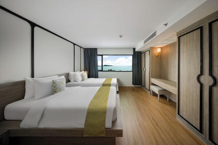 Room 40 of 130